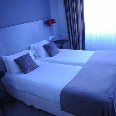 Hotel The Originals City, Armen Le Triton,
